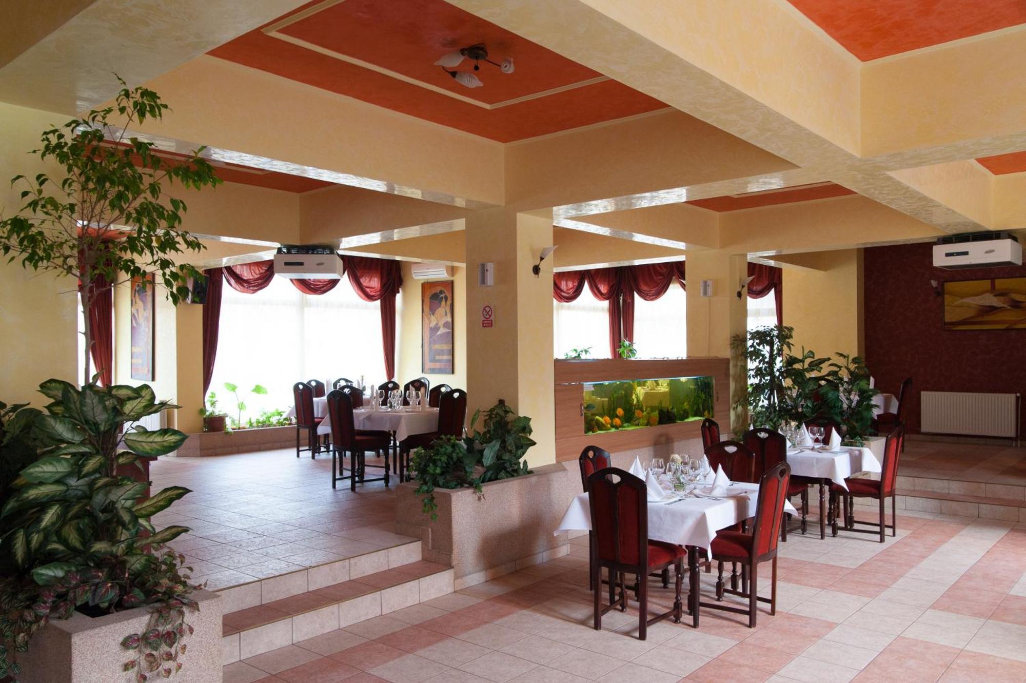 Hotel Melody Nagyvárad Kültér fotó