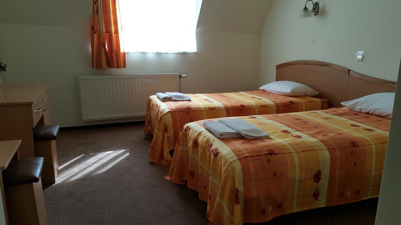 Hotel Melody Nagyvárad Kültér fotó