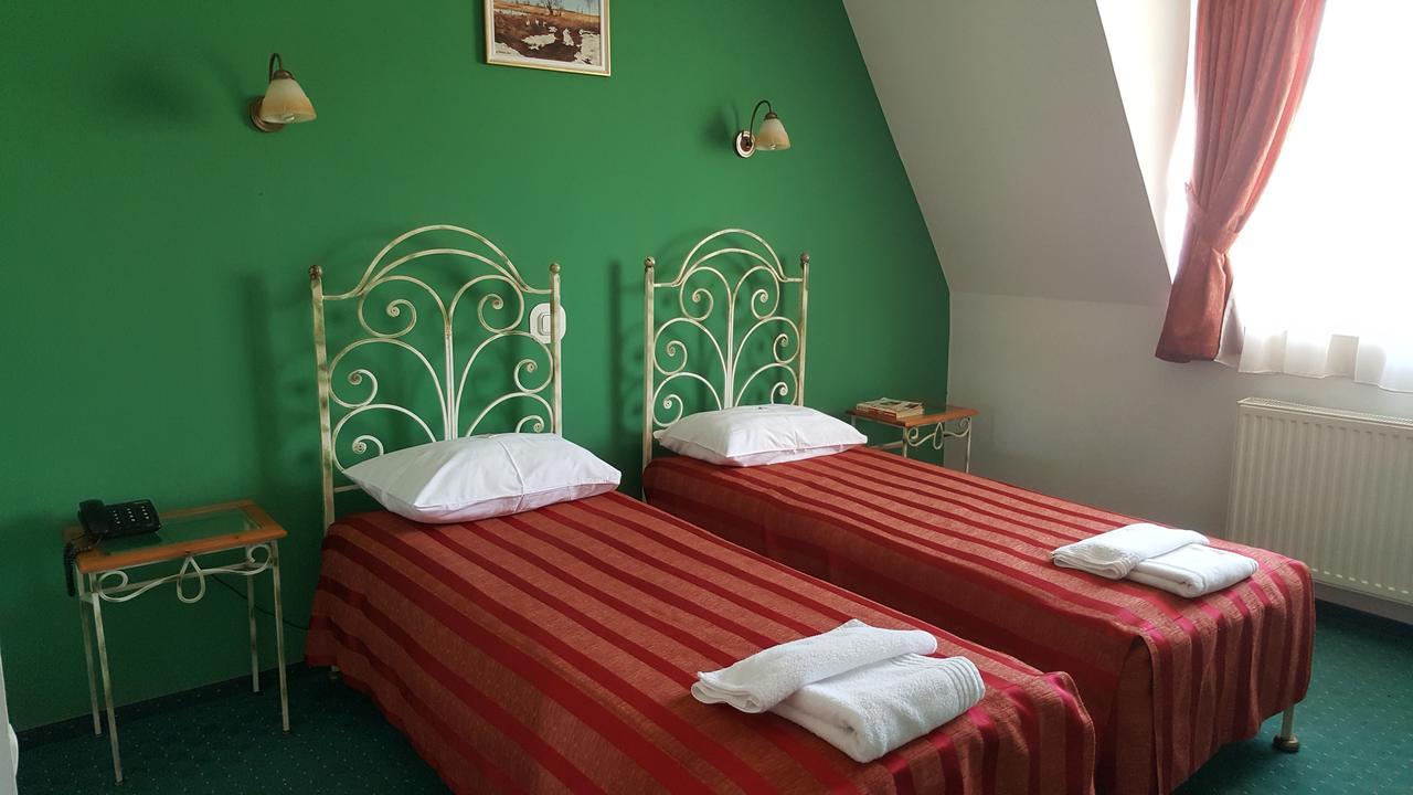 Hotel Melody Nagyvárad Kültér fotó