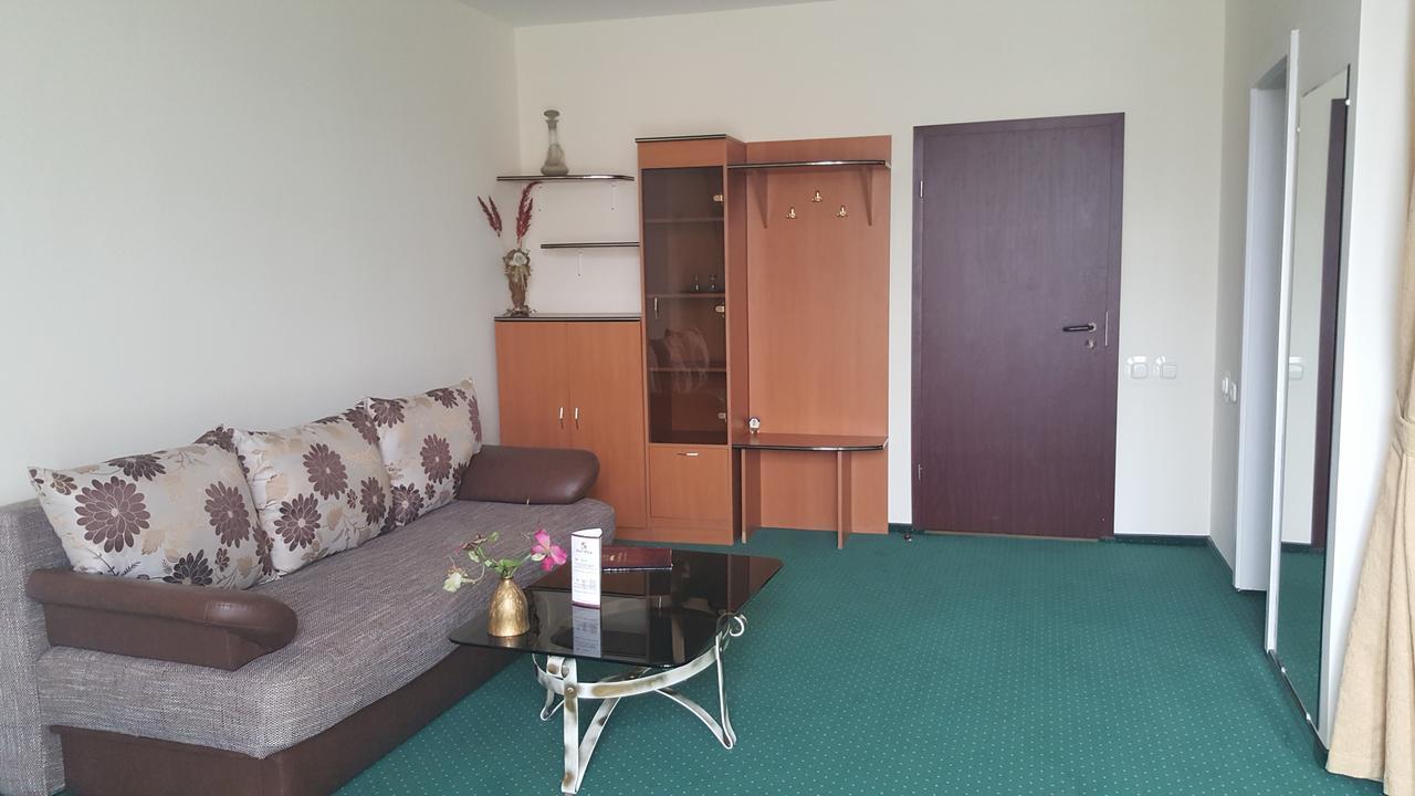 Hotel Melody Nagyvárad Kültér fotó