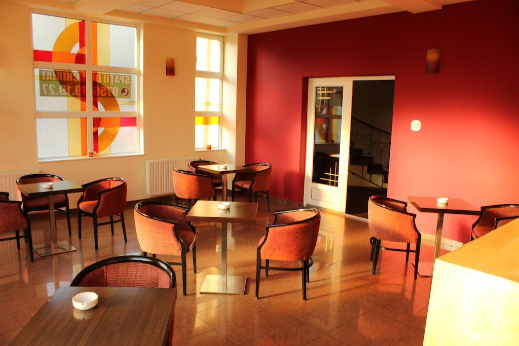 Hotel Melody Nagyvárad Kültér fotó