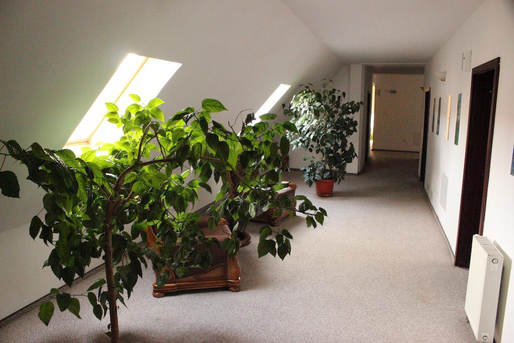 Hotel Melody Nagyvárad Kültér fotó