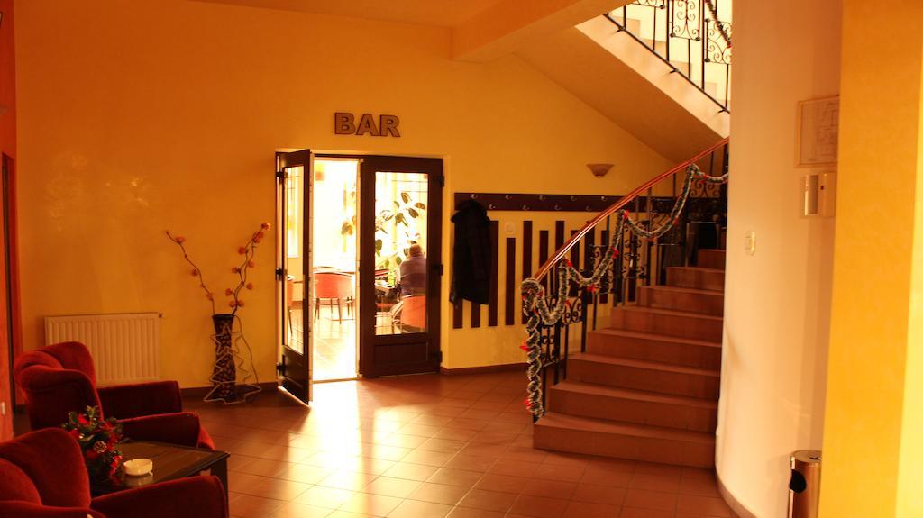 Hotel Melody Nagyvárad Kültér fotó