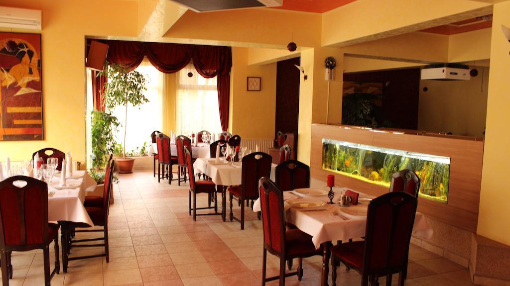 Hotel Melody Nagyvárad Kültér fotó