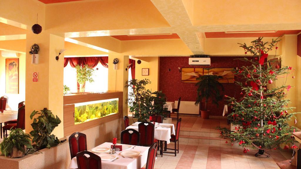 Hotel Melody Nagyvárad Kültér fotó