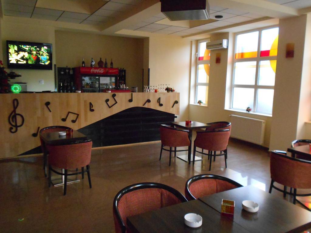 Hotel Melody Nagyvárad Kültér fotó